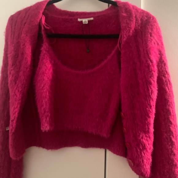 FUZZY BARBIE PINK SET - GARAGE 💕 - Picture 5 of 6